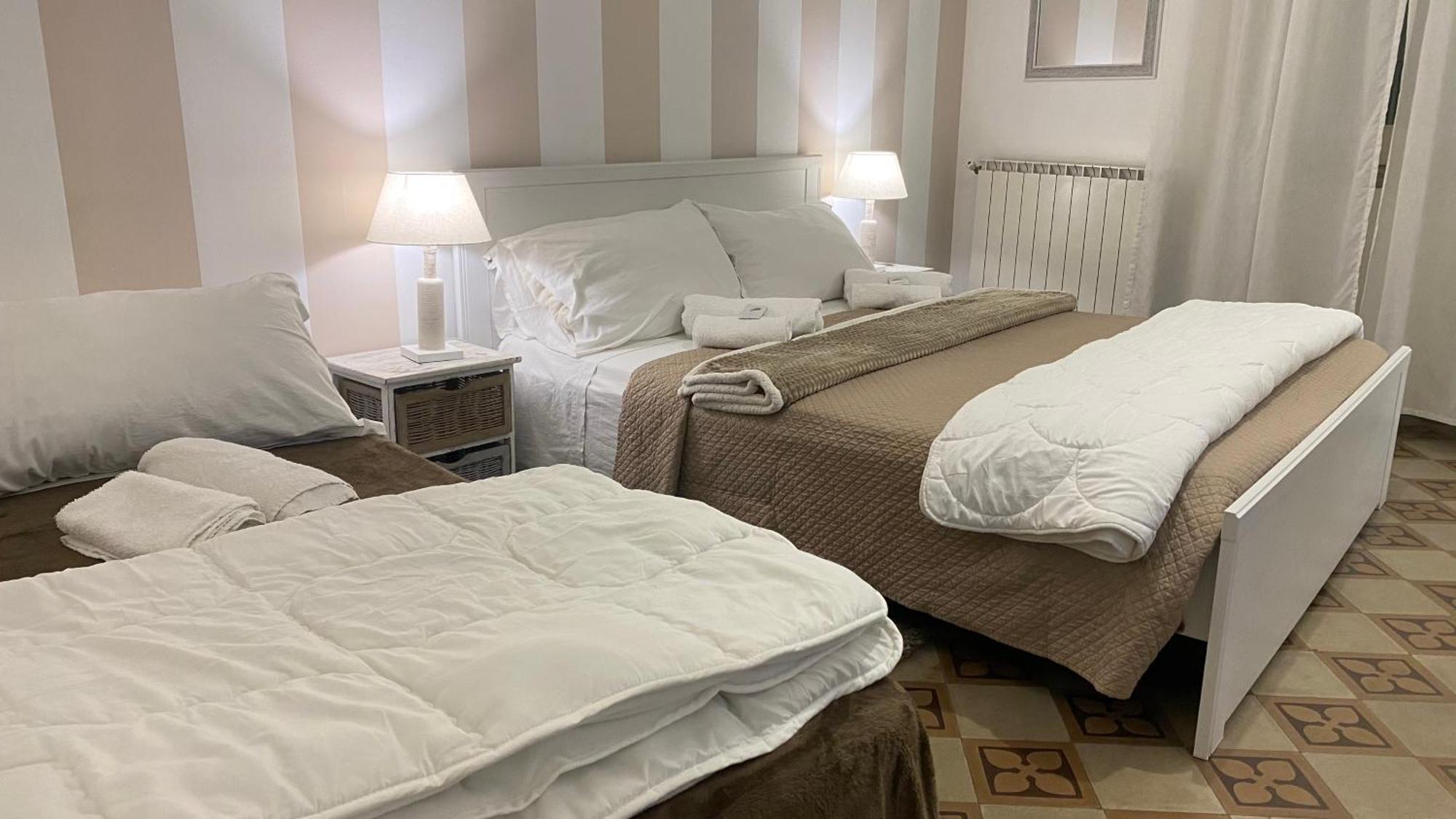 Bb Essenze Bed & Breakfast ปาแลร์โม ภายนอก รูปภาพ