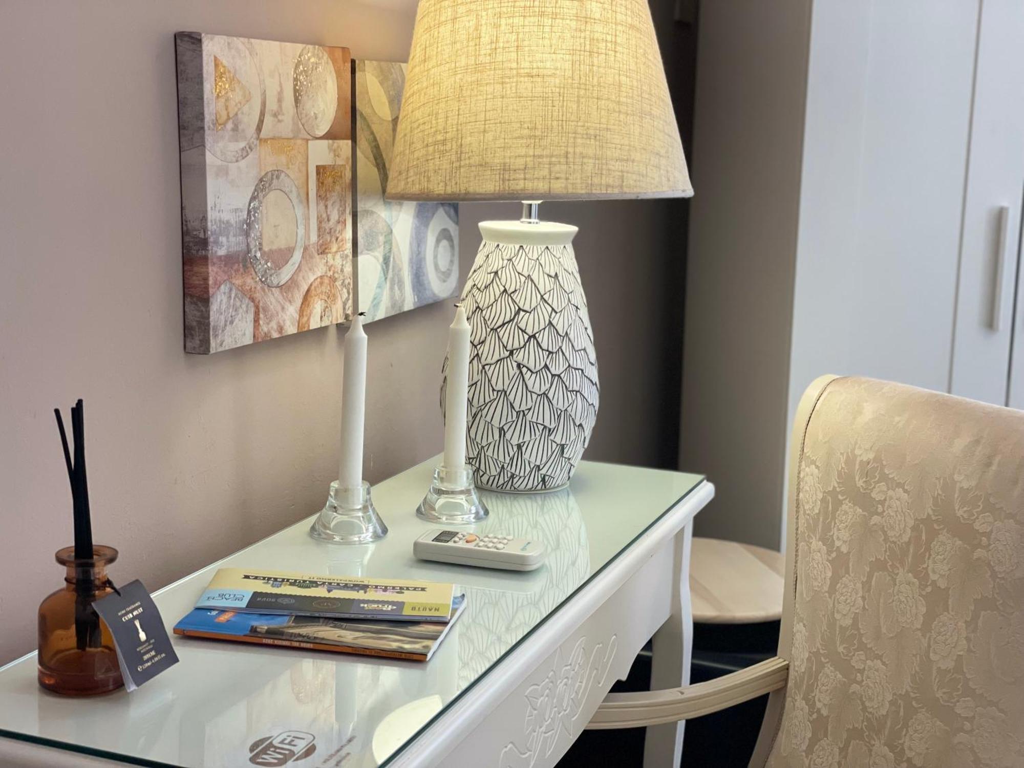 Bb Essenze Bed & Breakfast ปาแลร์โม ภายนอก รูปภาพ