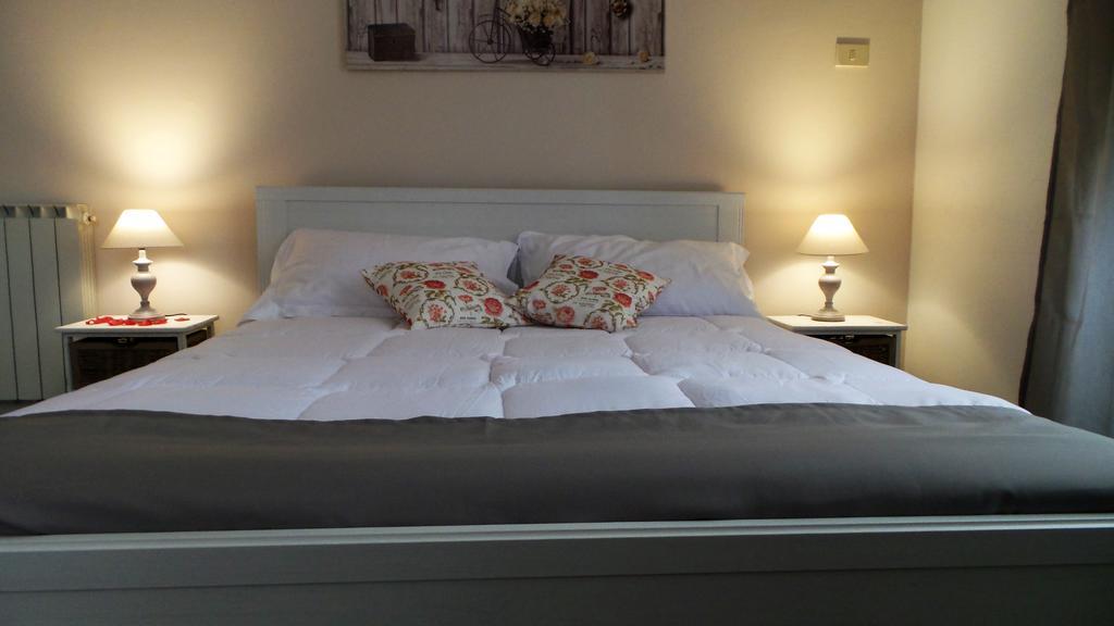 Bb Essenze Bed & Breakfast ปาแลร์โม ภายนอก รูปภาพ