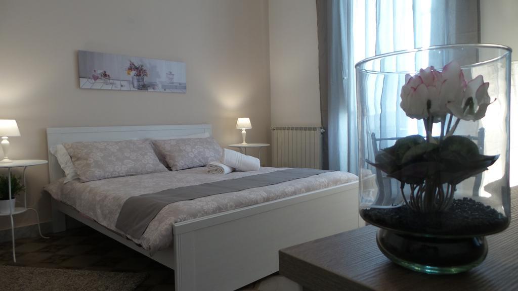 Bb Essenze Bed & Breakfast ปาแลร์โม ภายนอก รูปภาพ