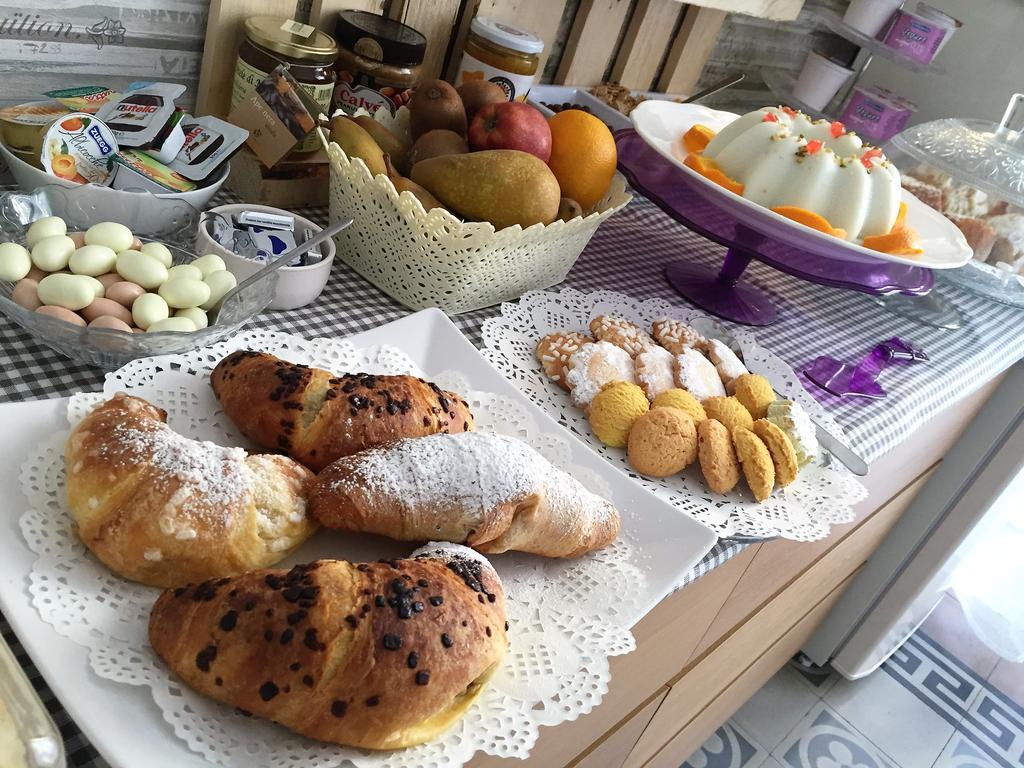 Bb Essenze Bed & Breakfast ปาแลร์โม ภายนอก รูปภาพ