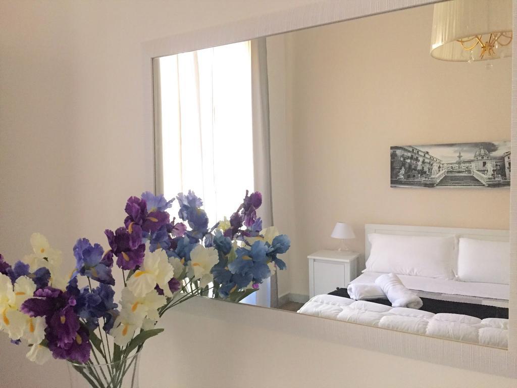 Bb Essenze Bed & Breakfast ปาแลร์โม ภายนอก รูปภาพ