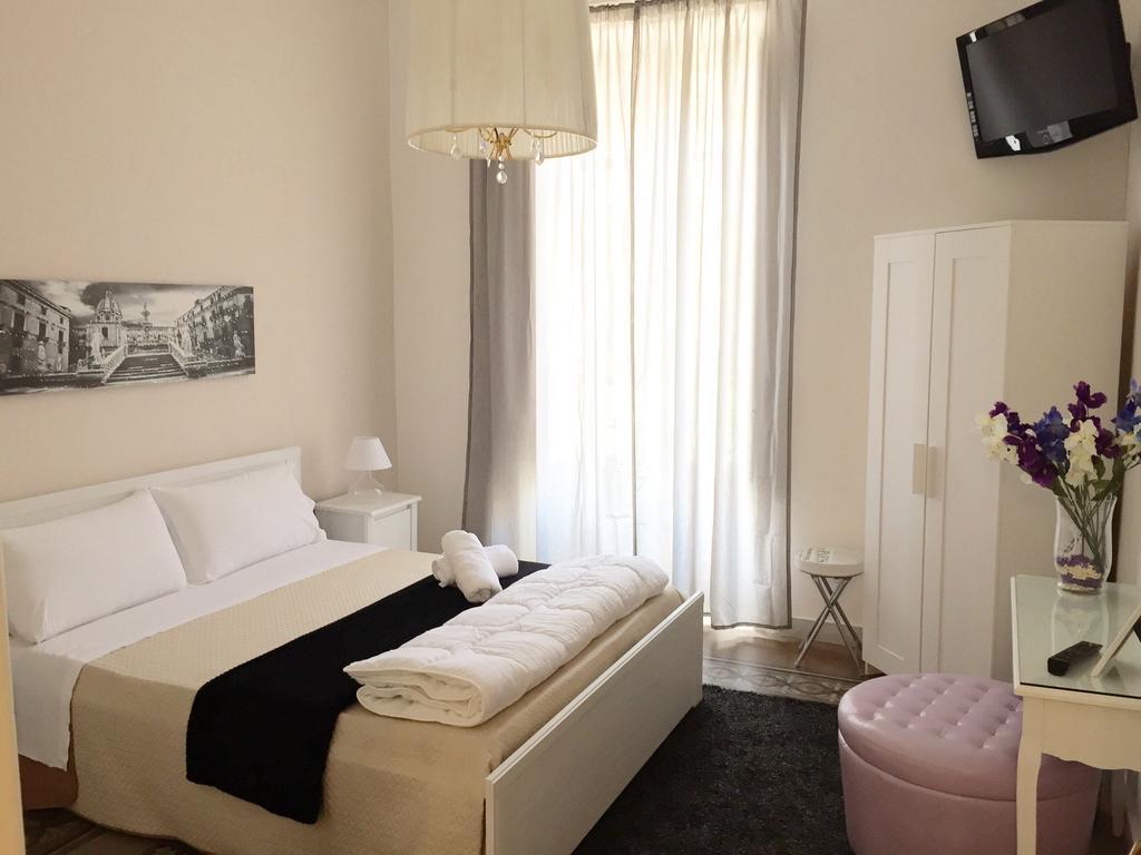 Bb Essenze Bed & Breakfast ปาแลร์โม ภายนอก รูปภาพ