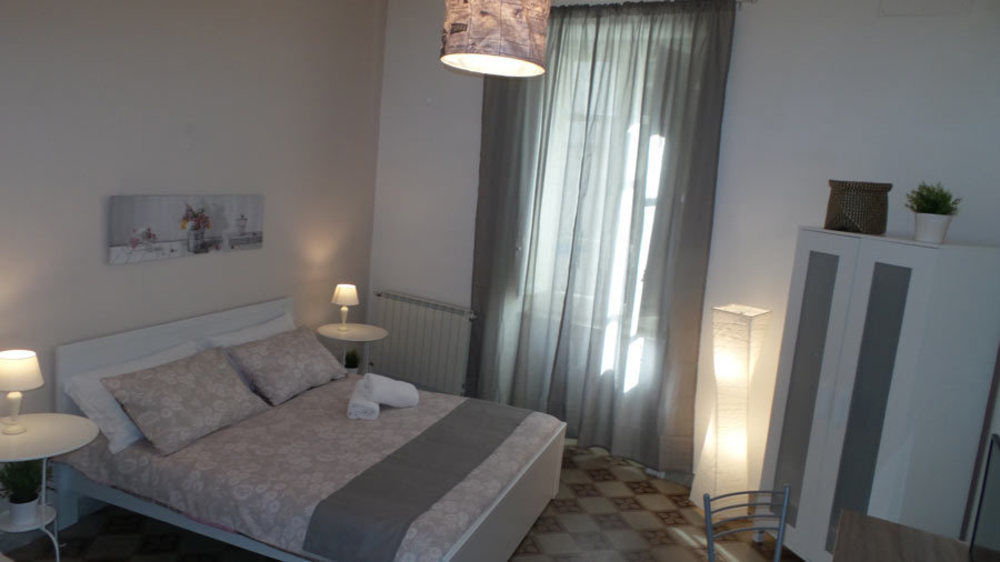 Bb Essenze Bed & Breakfast ปาแลร์โม ภายนอก รูปภาพ