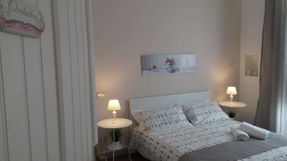 Bb Essenze Bed & Breakfast ปาแลร์โม ภายนอก รูปภาพ