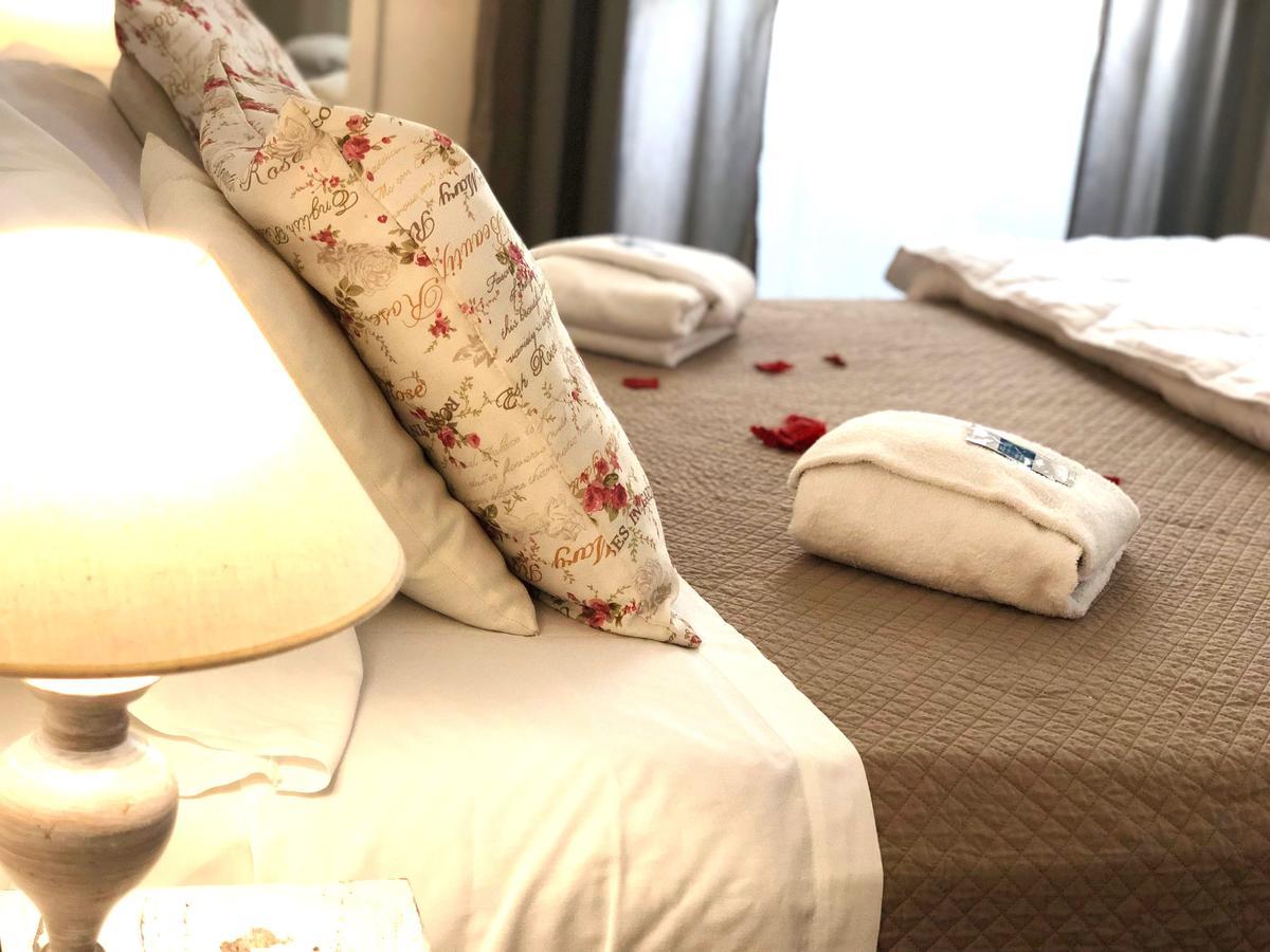 Bb Essenze Bed & Breakfast ปาแลร์โม ภายนอก รูปภาพ